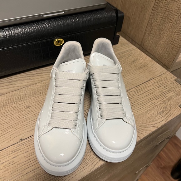 Alexander McQueen sneakers EUC - Picture 3 of 4